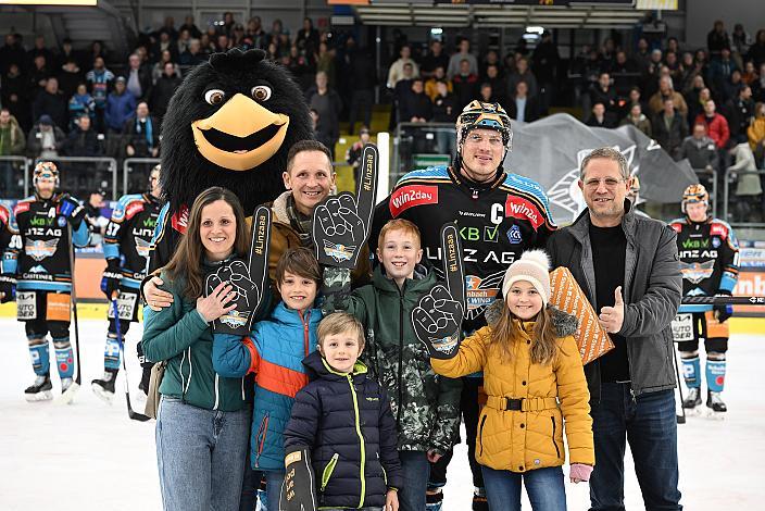 Spieler des Abends Brian Lebler (Steinbach Black Wings Linz) Win2Day ICE Hockey League,  Steinbach Black Wings Linz vs EC iDM Wärmepumpen VSV,  Linz AG Eisarena 