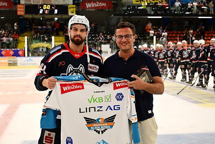 Spieler des Abends Luis Brune (Kassel Huskies) Testspiel, Steinbach Black Wings Linz vs Kassel Huskies , Linz AG Eisarena 