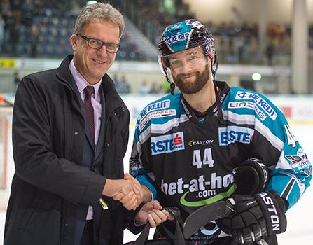 Olivier Latendresse (EHC Liwest Black Wings Linz) Spieler des Abends, EHC Liwest Black Wings Linz vs EC VSV