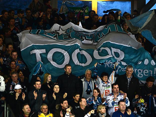 Linzer Fans feiern (Liwest Black Wings Linz) und (EC KAC), EHC Liwest Black Wings Linz vs EC KAC, Play-Offs, Semifinale 