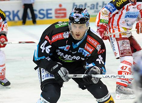 #46 Christoph Ibounig, Stuermer, Liwest Black Wings Linz