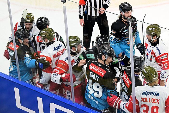 Emilio Romig (Steinbach Black Wings Linz), Graham Knott (Steinbach Black Wings Linz) gegen die Bozner, 23. Runde ICE, Steinbach Black Wings Linz vs HCB Suedtirol Alperia, Linz AG Eisarena 