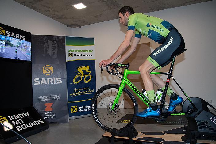 Jonas Rapp (GER, Hrinkow Advarics Cycleang) trainiert auf dem Saris Smarttrainer, Herren Elite, UCI Continental, Raiffeisen Hrinkow Bike Akademie