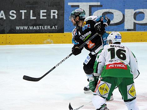 Curtis Murphy, Verteidiger und Ales Music, Laibach, EHC Liwest Black Wings Linz vs. HDD Tilia Olimpija Ljubljana, 3. Semifinale