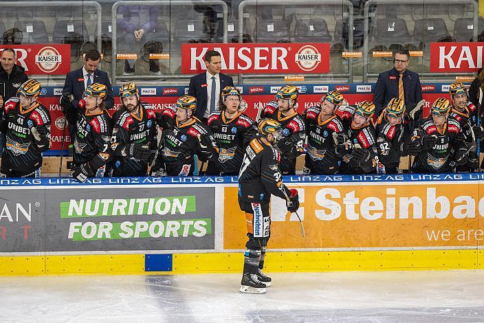 Andreas Kristler (Steinbach Black Wings Linz) feiert das Tor zum 2 zu 1, Steinbach Black Wings Linz vs Hydro Fehervar AV 19, 52. Runde ICE Hockey League, Steinbach Black Wings Linz, Linz AG Eisarena 