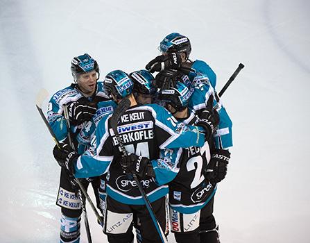 Linz feiert EHC Liwest Black Wings Linz vs HCB Suedtirol