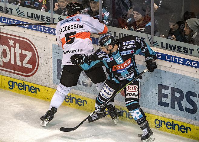 Robin Jacobsson (Moser Medical Graz 99ers), Michael Davies (EHC Liwest Black Wings Linz)  EHC Liwest Black Wings Linz vs Moser Medical Graz 99ers