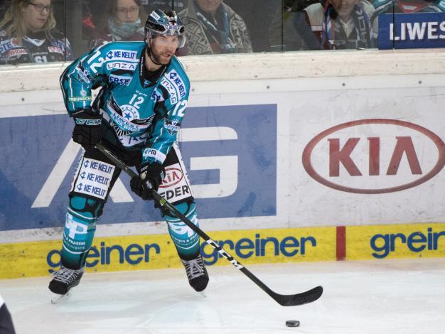Ryan Michael Potulny (EHC Liwest Black Wings Linz) EHC Liwest Black Wings Linz vs Dornbirner Eishockey Club