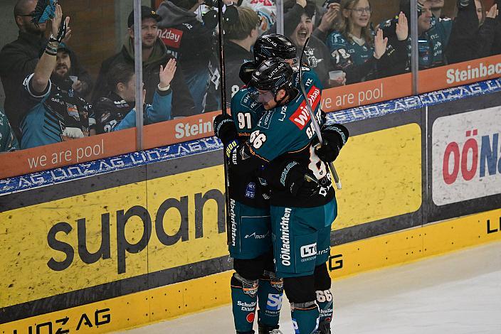 Stefan Gaffal (Steinbach Black Wings Linz) feiert das Tor zum 1 zu 0, 9. Runde ICE, Steinbach Black Wings Linz vs HC Falkensteiner Pustertal, Linz AG Eisarena
