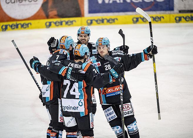 Im Bild: Linz feiert das 1 zu 0 durch Brian Lebler (EHC Liwest Black Wings Linz),  Eishockey,  EHC Liwest Black Wings Linz vs HC TWK Innsbruck Die Haie