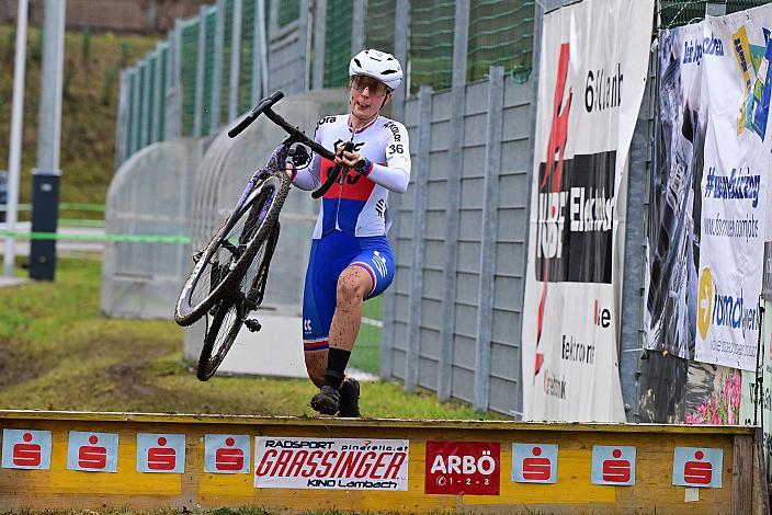 Kristyna Zemanova (CZE, VIF Cycling Team), führt das Rennen an, Damen, 4.Radquerfeldein GP um das Sportzentrum Gunskirchen, Rad Cyclo Cross,