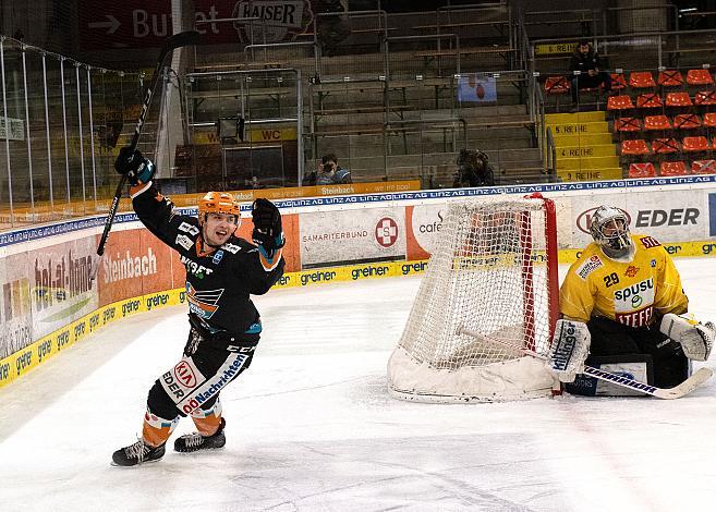 Stefan Freunschlag (Steinbach Black Wings 1992) jubelt Black Wings Linz vs spusu Vienna Capitals , Eishockey, Bet at Home ICE Hockey League