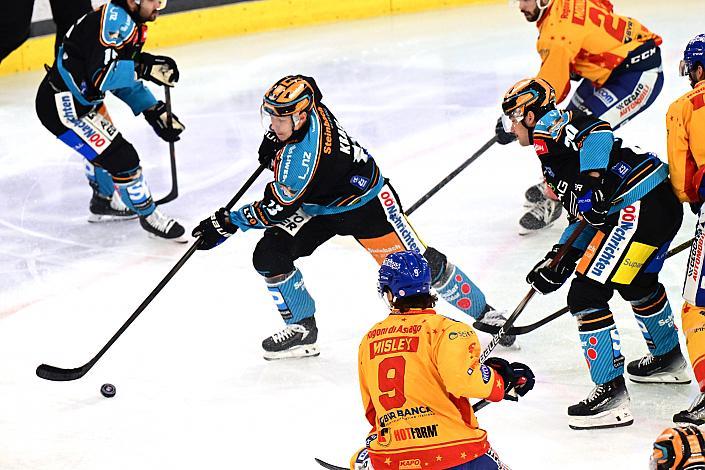 Gerd Kragl (Steinbach Black Wings Linz) erzielt das Tor zum 1 zu 0,  Win2Day ICE Hockey League,  Steinbach Black Wings Linz vs Migross Supermercati Asiago Hockey,  Linz AG Eisarena 