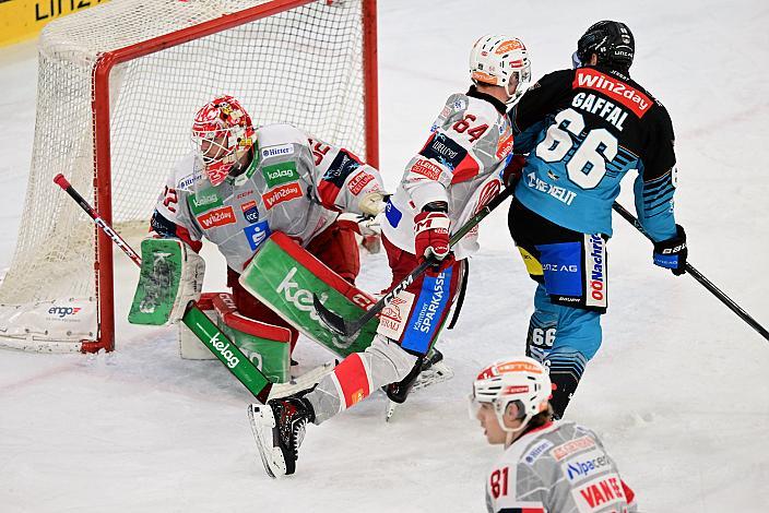 Tormann Sebastian Dahm (EC KAC), Maximilian Preiml (EC KAC), Stefan Gaffal (Steinbach Black Wings Linz) 41. Runde ICE, Steinbach Black Wings Linz vs EC KAC, Linz AG Eisarena 