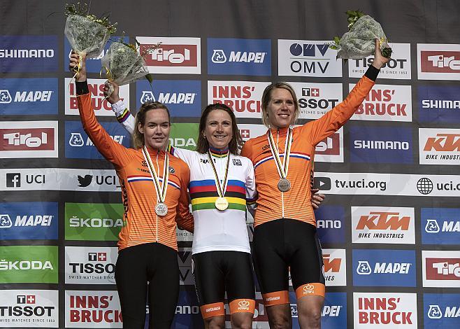 v.l. 2. Platz Anna van der Breggen (NED), Siegerin Annemiek van Vleuten (NED), 3. Platz Anna van der Breggen (NED) Zeitfahren Damen, Individual Time Trail