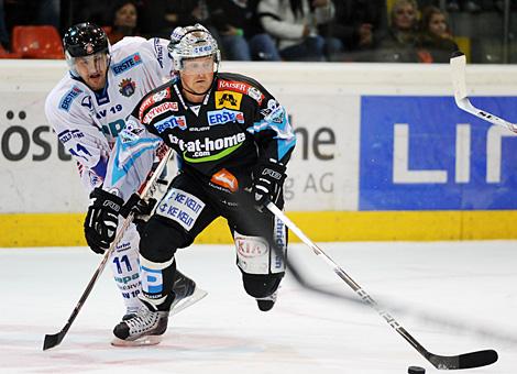 Rob Shearer Liwest Black Wings Linz im Angriff vs. SAPA Fehervar AV19