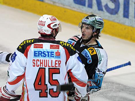 Danny Irmen, Linz und David Schuller, KAC, EHC Liwest Black Wings Linz vs. EC KAC Finale 1