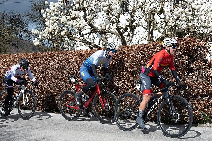 Petra Zsanko (HUN, Arbö Rapso Knittelfeld), Siegerin Corinna Lechner (GER, Wheel Divas Cycling),  63. Saison Eroeffnung Leonding Damen Elite, Road Cyling League Austria