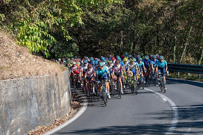 Das Peloton in der Steigung Salita la Rosina, Veneto Classic, UCI 1.1