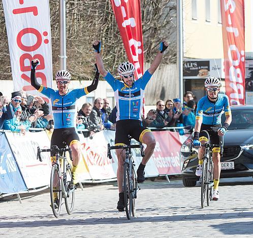 v.l. Stephan Rabitsch (AUT, Team Felbermayr Simplon Wels), Sieger Markus Eibegger (AUT, Team Felbermayr Simplon Wels), Riccardo Zoidl (AUT, Team Felbermayr Simplon Wels) 
