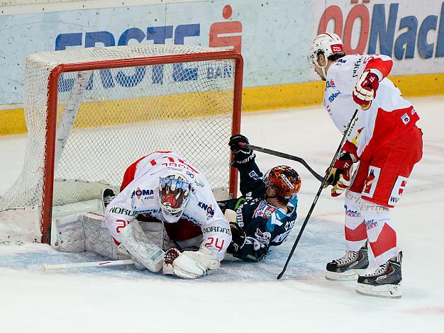 Rob Hisey, Linz im Tor von Jaroslav Huebl, Bozen,  EHC Liwest Black Wings Linz vs HCB Suedtirol, Bozen