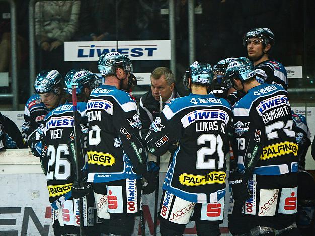 Time Out Linz, Trainer Rob Daum  (Liwest Black Wings Linz) und (EC VSV), EHC Liwest Black Wings Linz vs EC VSV, Play-Offs, Viertelfinale 