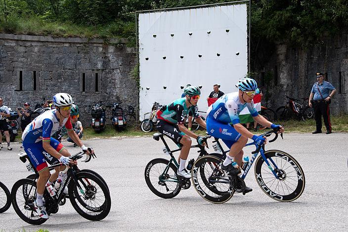 Patrick Gamper (AUT, Bora - Hansgrohe), Christopher Juul-Jensen (DEN, Team BikeExchange-Jayco), Peleton Stage 18, Borgo Val Sugana - Treviso, 105. Giro d Italia, UCI Worl Tour