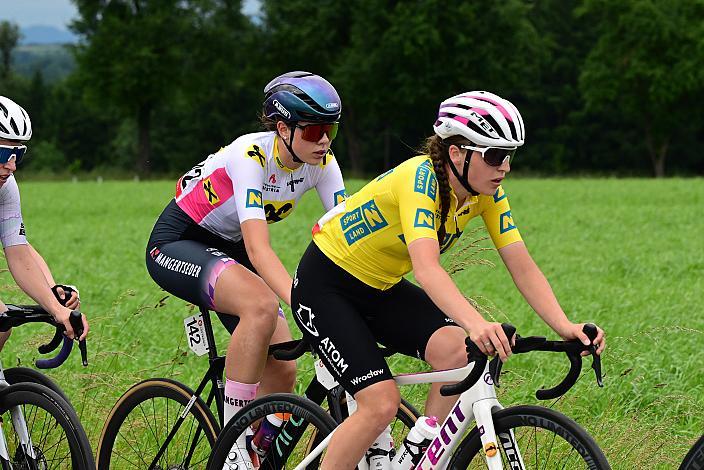 Im Trikot der Besten Nachwuchsfahrerin Magdalena Leis (GER, Team Mangertseder Bayern), Monika Brzezna (POL, MAT Atom Deweloper Wroclaw) Amstetten, 2 Etappe Sportland NOE Kids Tour