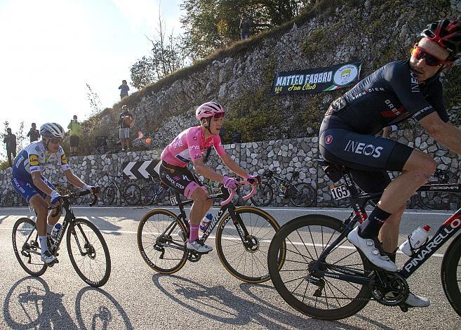 v.l. Fausto Masnada (ITA, Deceuninck - Quick Step), Joao Almeida (POR, Deceuninck - Quick Step), Tao Geoghegan Hart (GBR, Ineos Grenadiers) Stage 15,  Base Aerea Rivolto  ›  Piancavallo   (185k) 15. Etappe, 103. Giro d Italia 