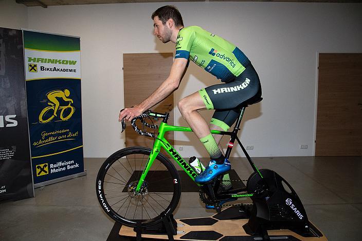 Jonas Rapp (GER, Hrinkow Advarics Cycleang) trainiert auf dem Saris Smarttrainer, Herren Elite, UCI Continental, Raiffeisen Hrinkow Bike Akademie