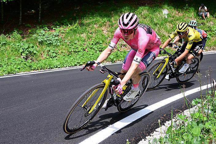 Im Rosa Trikot des Gesamtführenden des Giro d´ Italia Jonas Vingegaard (DEN, Team Visma - Lease a Bike)  Gemona del Friuli 1976-2026 - Piancavallo, 109. Giro d Italia
