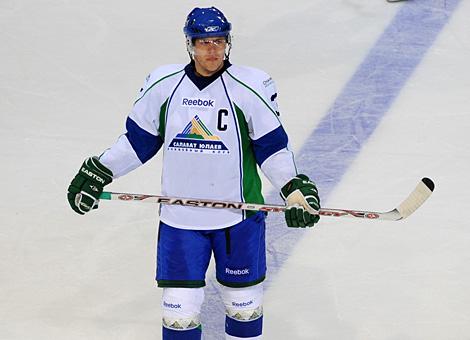 #35 Vladimir Antipov, Stuermer, Salavat Yulayev Ufa.