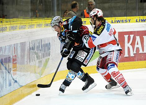 Philipp Lukas Liwest Black Wings Linz und Raphael Herburger EC KAC