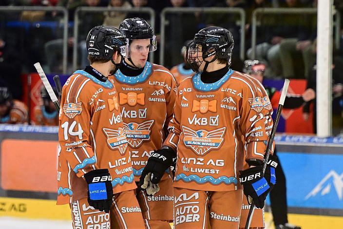 Henrik Neubauer (Steinbach Black Wings Linz), Kai Kantola (Steinbach Black Wings Linz), Jonathan Oschgan (Steinbach Black Wings Linz) 30. Runde ICE, Steinbach Black Wings Linz vs EC Red Bull Salzburg, Linz AG Eisarena 