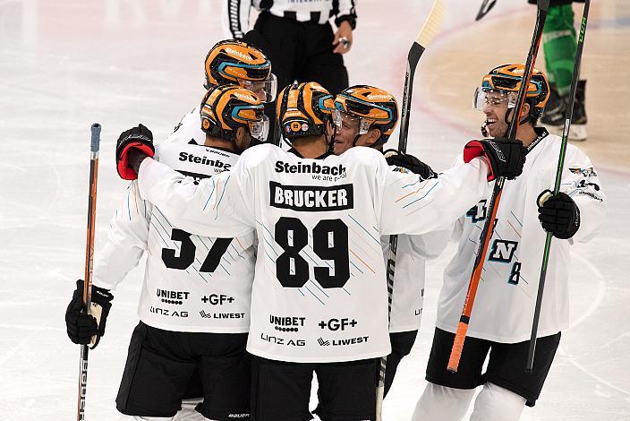 Andreas Kristler (Steinbach Black Wings Linz) feiert das Tor zum 1 zu 0, Steinbach Black Wings Linz vs Olimpija Ljubljana,  WIn2day ICE Hockey League