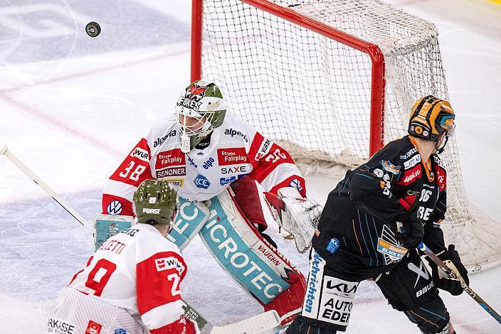 Tormann Samuel Harvey (HCB Suedtirol Alperia), Jakob Mitsch (Steinbach Black Wings Linz) Steinbach Black Wings Linz vs HCB Südtirol Alperia, Viertelfinale, 6. Runde ICE Hockey League, Linz AG Eisarena 