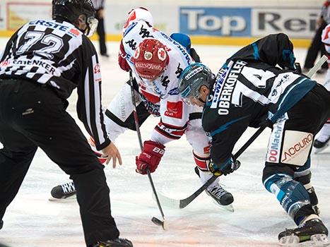 Daniel Oberkofler, Linzund Kris Beetch, Innsbruck, EHC Liwest Black Wings Linz vs HC TWK Innsbruck