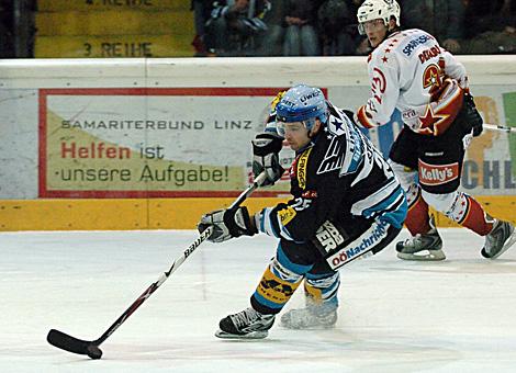 #25 Mark Szuecs, Stuermer, EHC Liwest Black Wings Linz
