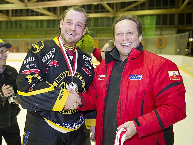 Christian Ladberg, ehrt Robert Dostal, von Innviertel Penguins, Fire on Ice, Wels vs. Innviertel Penguins