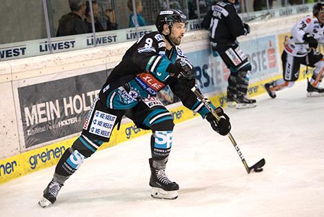 Rick Schofield (EHC Liwest Black Wings Linz)  EHC Liwest Black Wings Linz vs Dornbirn Bulldogs