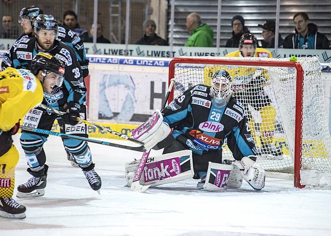 Tormann Michael Ouzas (EHC Liwest Black Wings Linz) EHC Liwest Black Wings Linz vs spusu Vienna Capitals