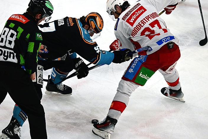 Luka Maver (Steinbach Black Wings Linz), Thomas Hundertpfund (EC KAC) Win2Day ICE Hockey League,  Steinbach Black Wings Linz vs EC KAC,  Linz AG Eisarena 