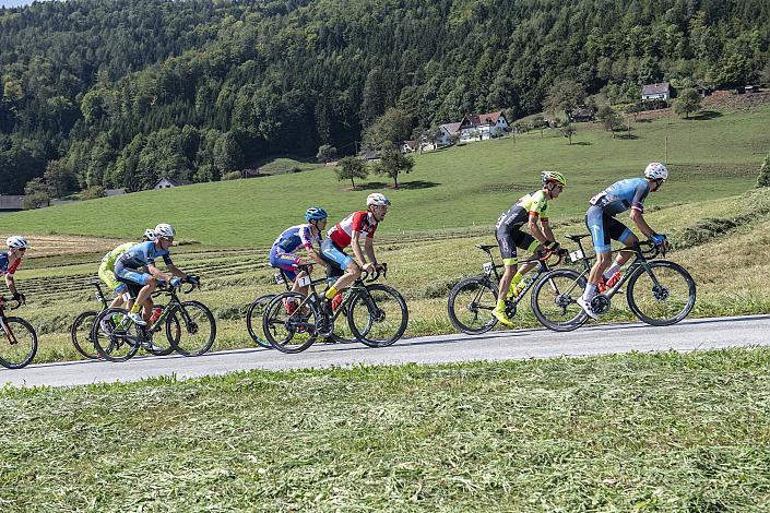 Das Feld mit Cupsieger Stephan Rabitsch (AUT, Team Felbermayr Simplon Wels), Rad 21. GP Judendorf-Strassengel
