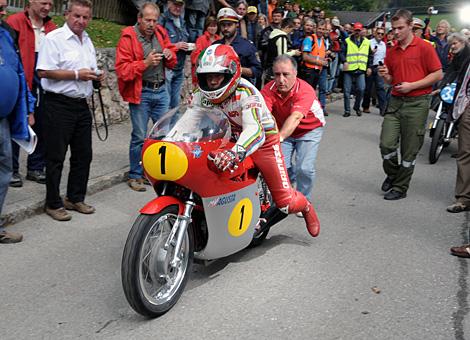 Motorrad Weltmeister Giacomo Agostini.