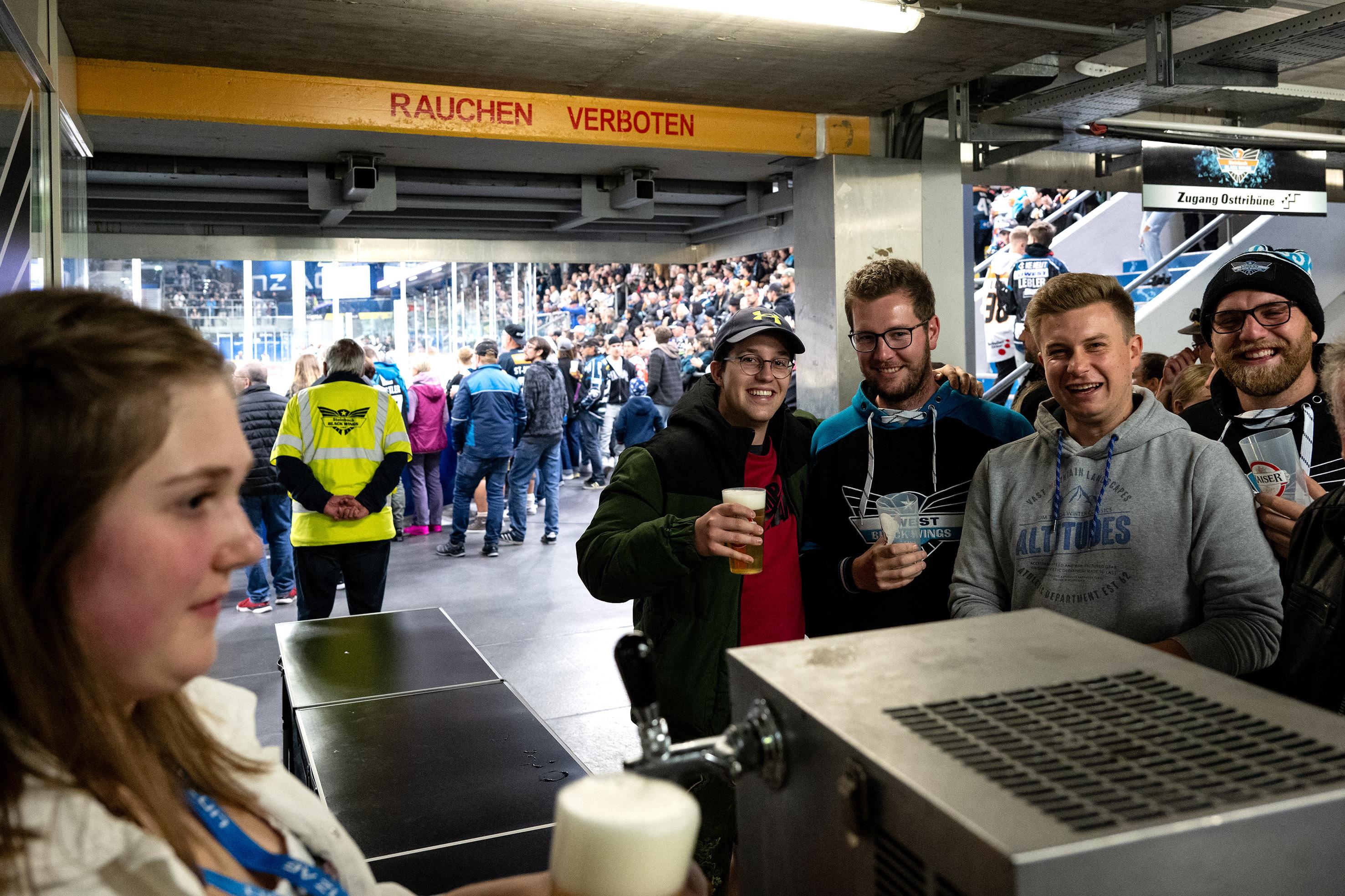 Oktoberfest, Steinbach Black Wings Linz vs Moser Medical Graz 99ers, Linz AG Eisarena
