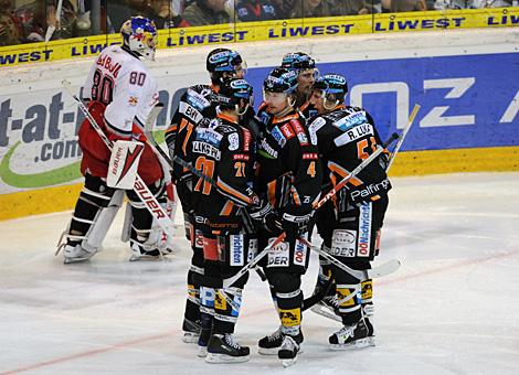 1 zu 3 fuer Linz Liwest Black Wings Linz vs EC Red Bull Salzburg