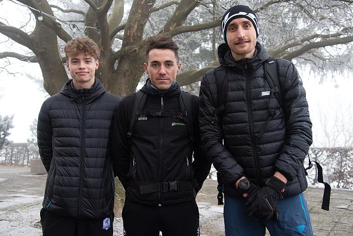 Neu bei Team Hrinkow Advarics v.l. Stefan Kovar (AUT, Hrinkow Advarics), Riccardo Verza (ITA, Hrinkow Advarics), Johannes Rechenauer (GER, Hrinkow Advarics), Teambuilding, Wanderung auf den Steyrer Hausberg den Damberg, Team Hrinkow Advarics Meeting, 2022.12.02, Steyr