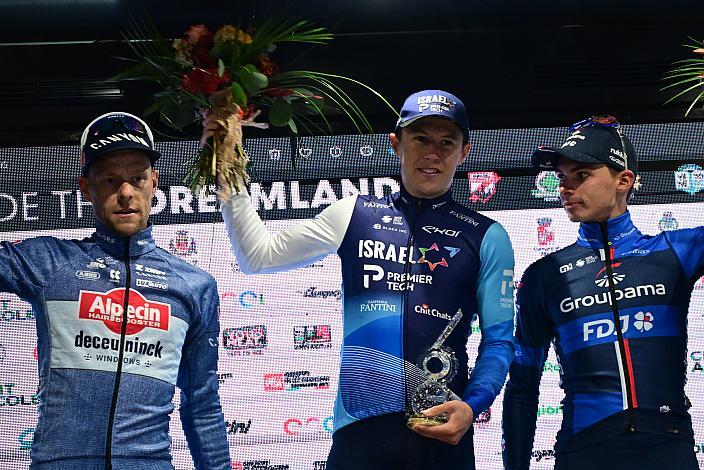 Podest. 2. Platz Xandro Meurisse (BEL, Alpecin-Deceuninck), Sieger des Giro del Veneto 2024  Corbin Strong (AUS, Israel-Premier Tech), 3. Platz  Romain Gregoire (FRA, Groupama - FDJ)  87. Giro del Veneto UCI 1.1 Pro, Verona - Vicenza Monte Berici