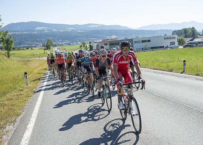 Das Feld bei Thalgau Herren Elite Rad Strassen Staatsmeisterschaft, Mondsee