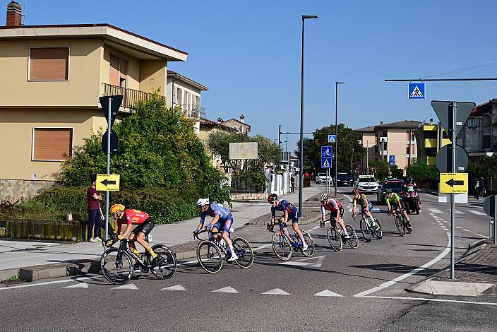 Die Ausreisser mit Tobias Bayer (AUT, Alpecin-Deceuninck), und dem Sieger Magnus Kort (DEN, Uno-X Mobility), Anders Foldager (DEN, Team Jaco-AlUla), Veneto Classic, Soave - Bassano del Grappa,, Veneto